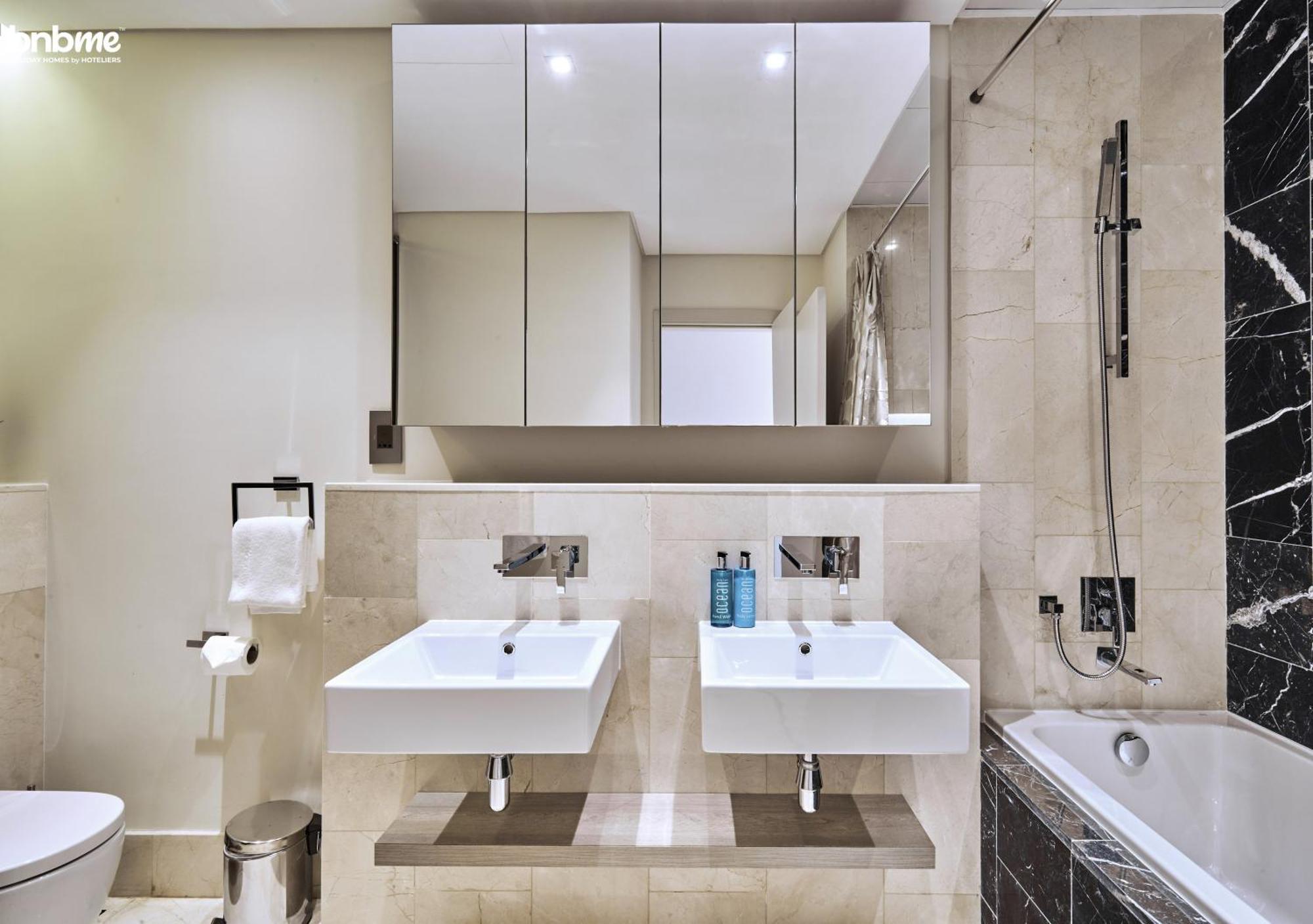 Bnbme - Th8 Palm Hotel Dubaj Zewnętrze zdjęcie